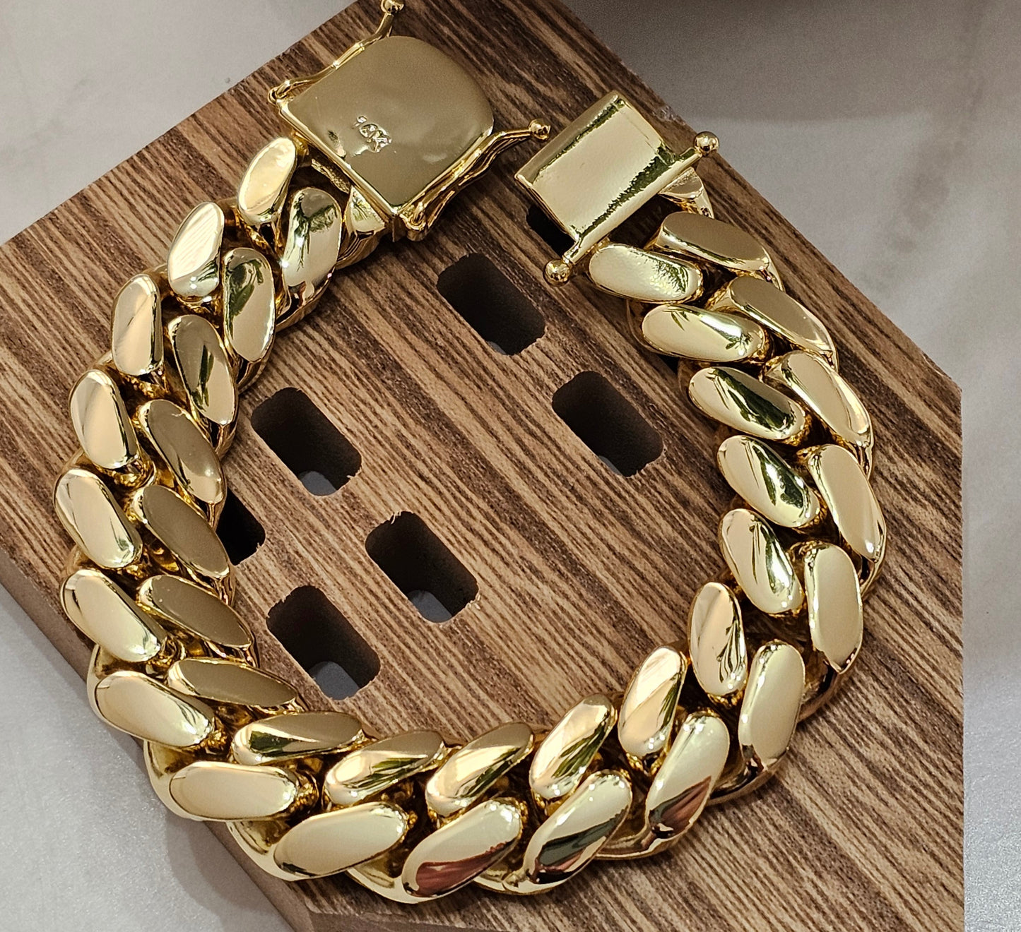 Brazalete Miami Cuban 18MM (PVD) Hechas a Mano (Eslabón Pegado)