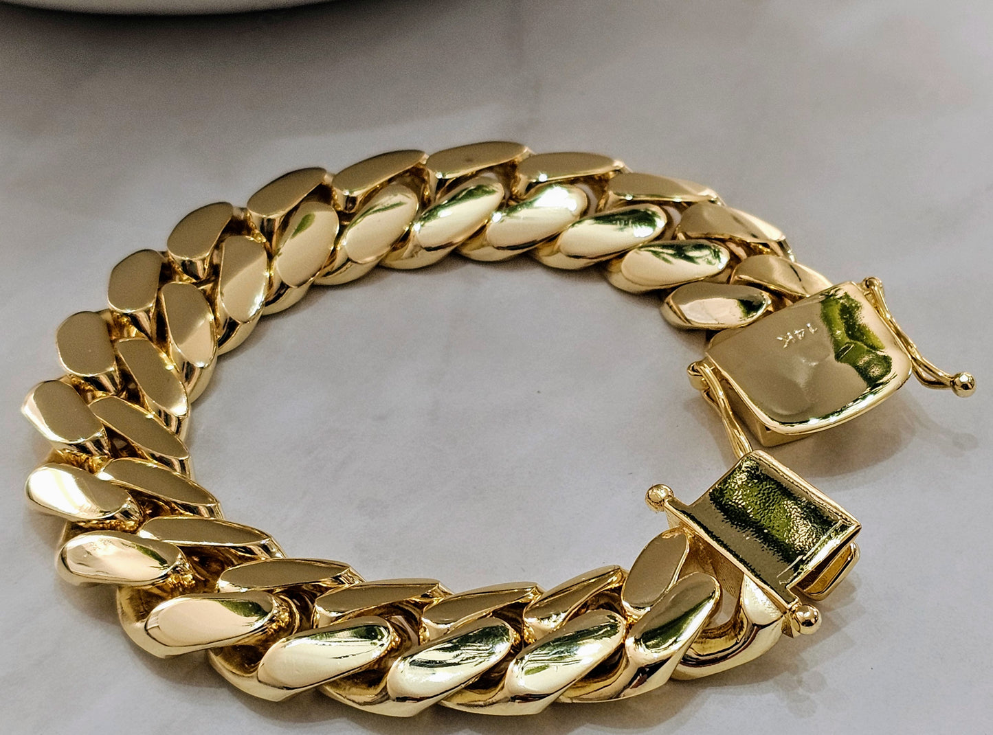 Brazalete Miami Cuban 18MM (PVD) Hechas a Mano (Eslabón Pegado)