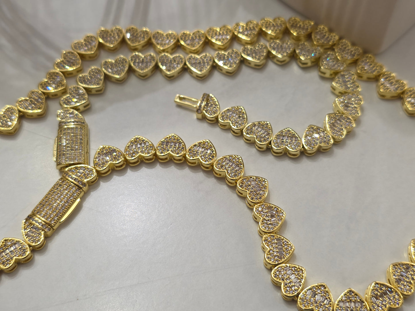Set de Corazones 8mm x 20" PVD + Charm de PR Brazalete Gratis