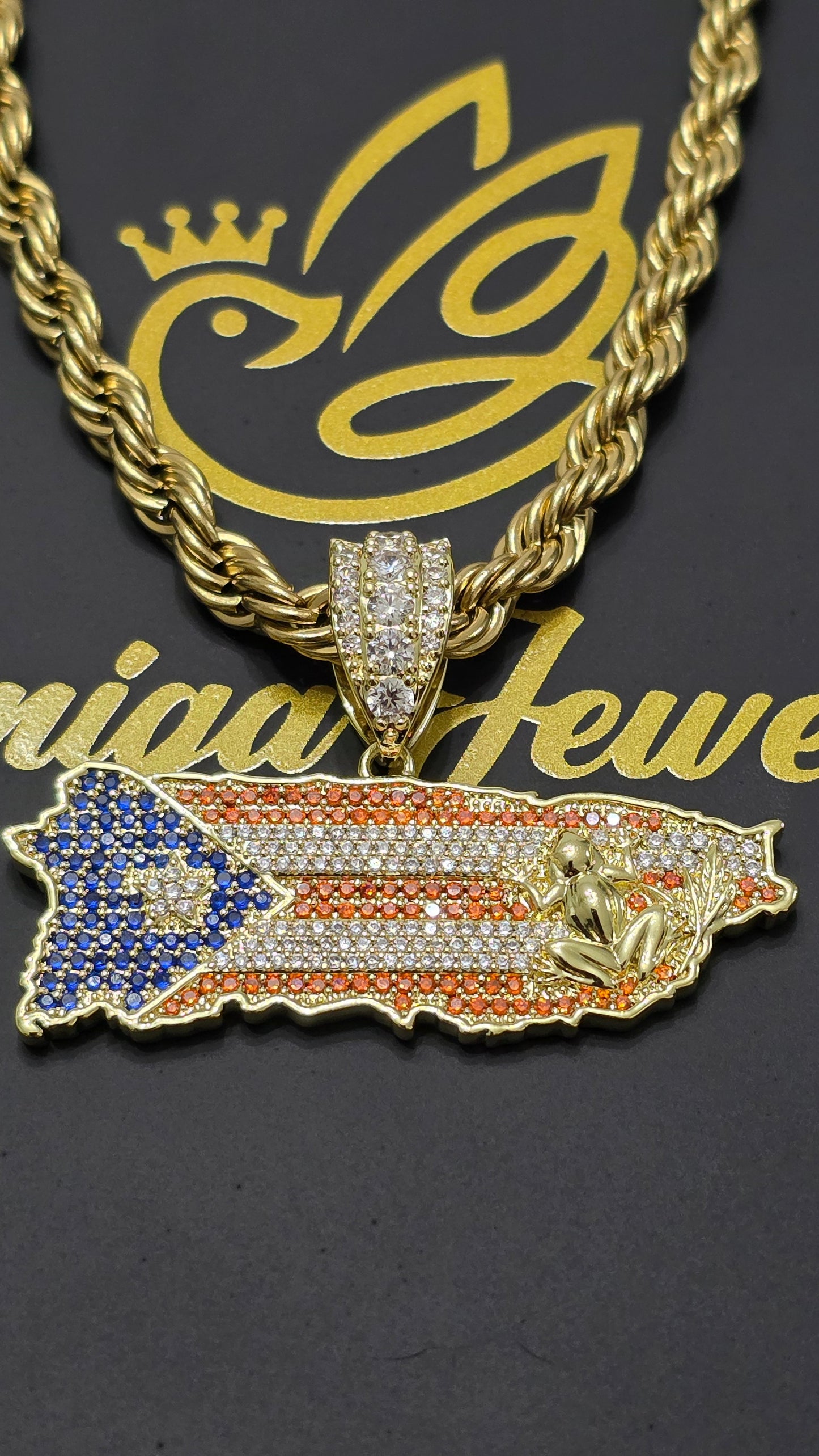 Bello Charm de Puerto Rico ( Zirconia a color)Stainless Steel (1 Año de Garantía)
