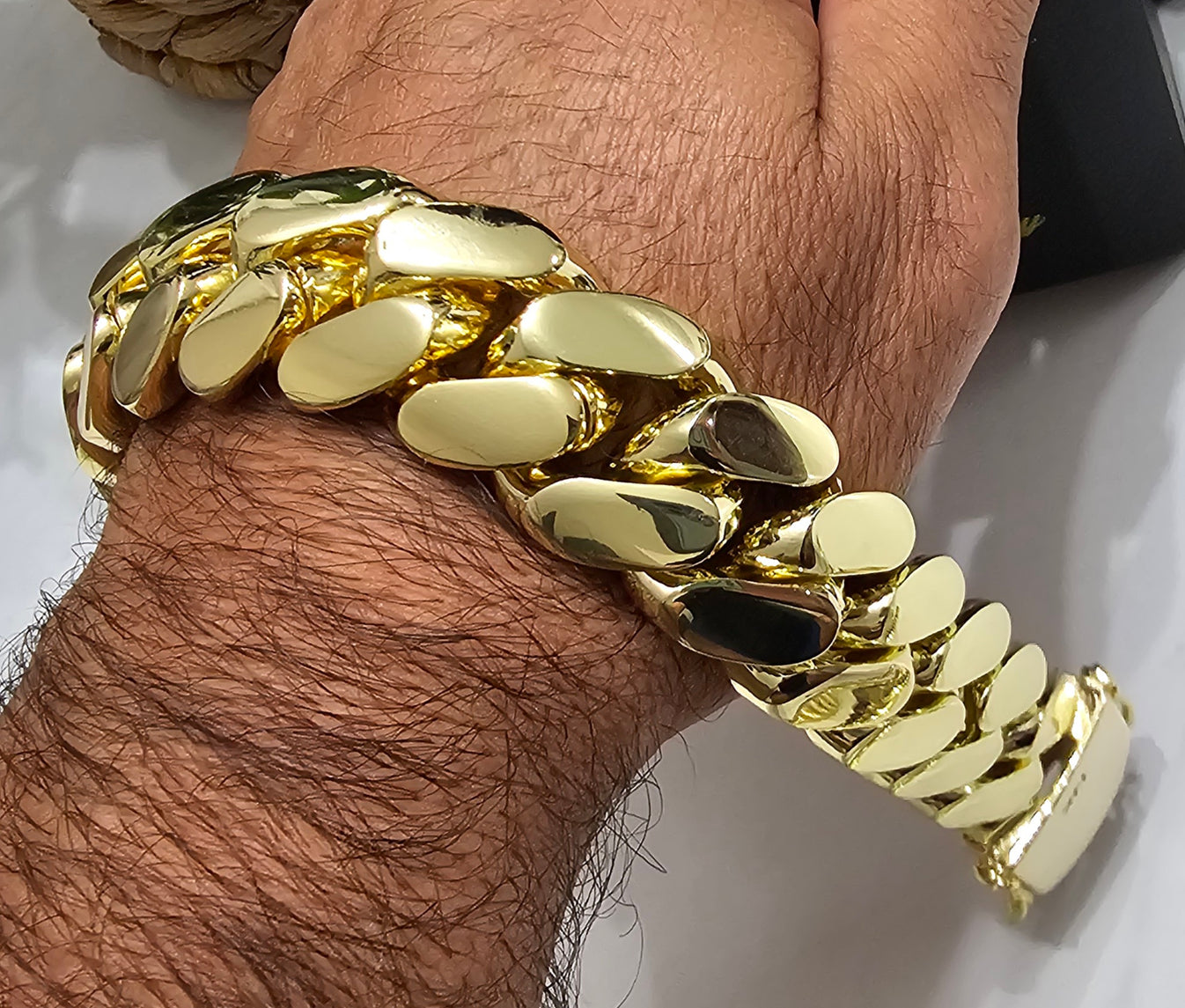 (Brazalete Miami Cuban 30MM x 9" PVD, Hechas a Mano (Eslabón Pegado)