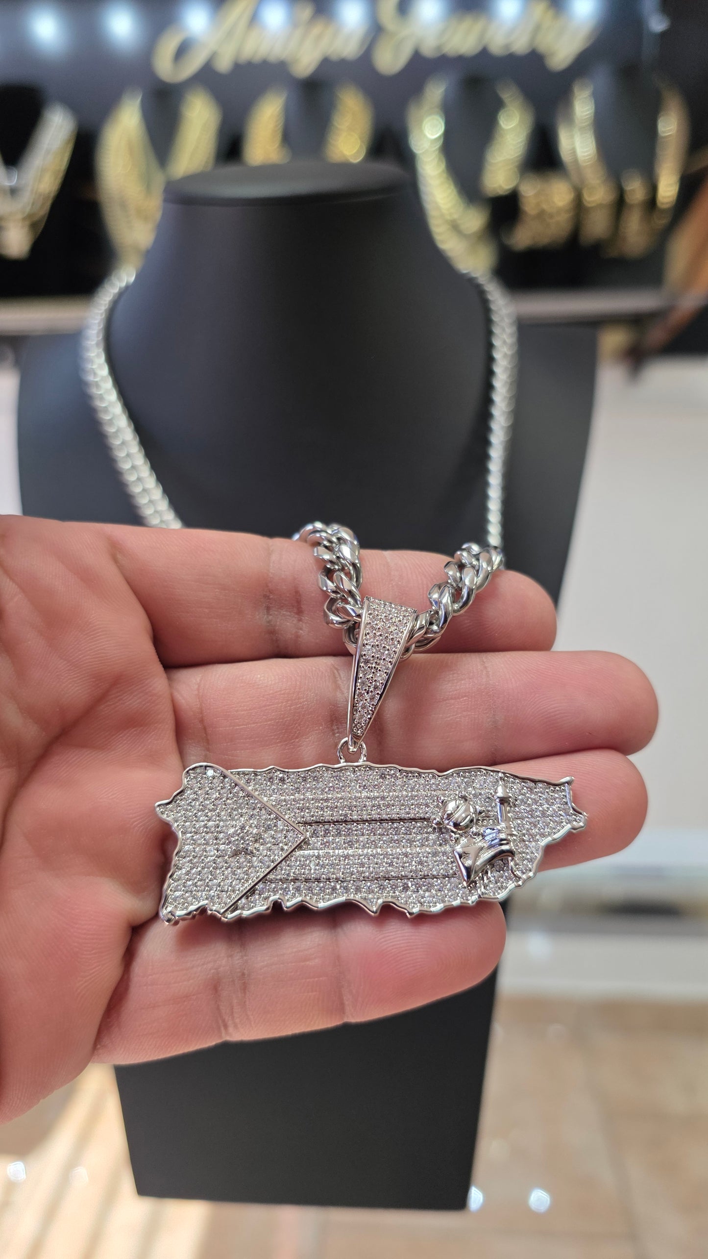 Cubana 8mm x 24" + Charm de Puerto Rico 2.5" Stainless Steel (Plateado)
