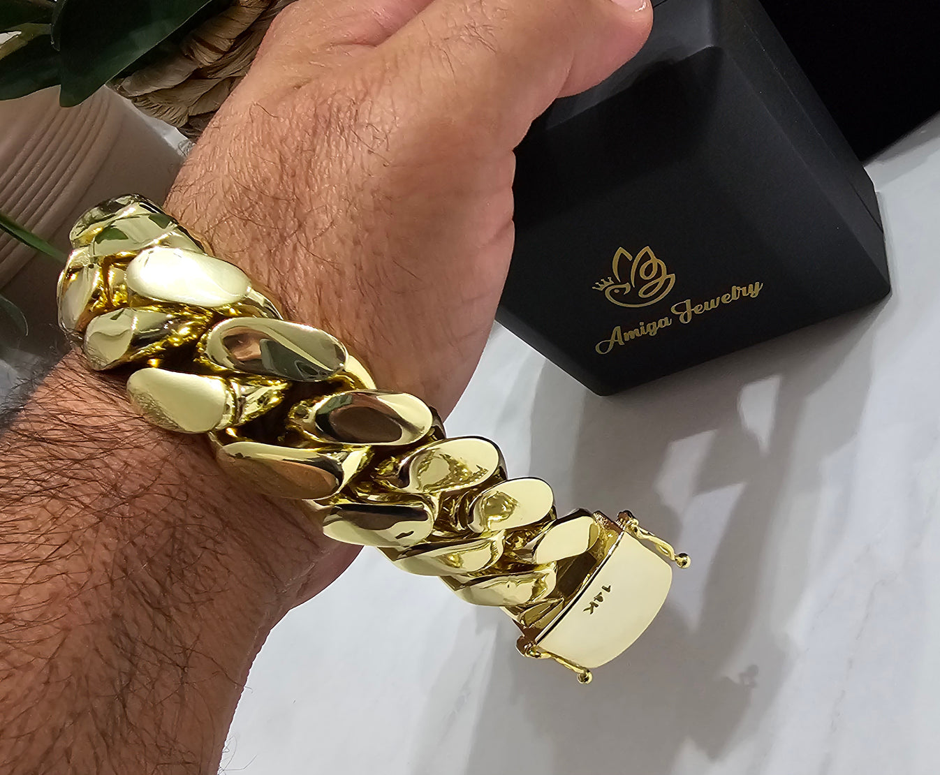 (Brazalete Miami Cuban 30MM x 9" PVD, Hechas a Mano (Eslabón Pegado)