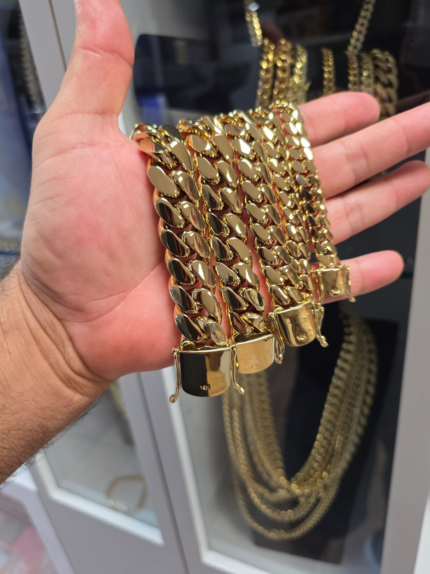 Brazalete Miami Cuban 12MM (PVD PREMIUM )Hechas a Mano (Eslabón Pegado)