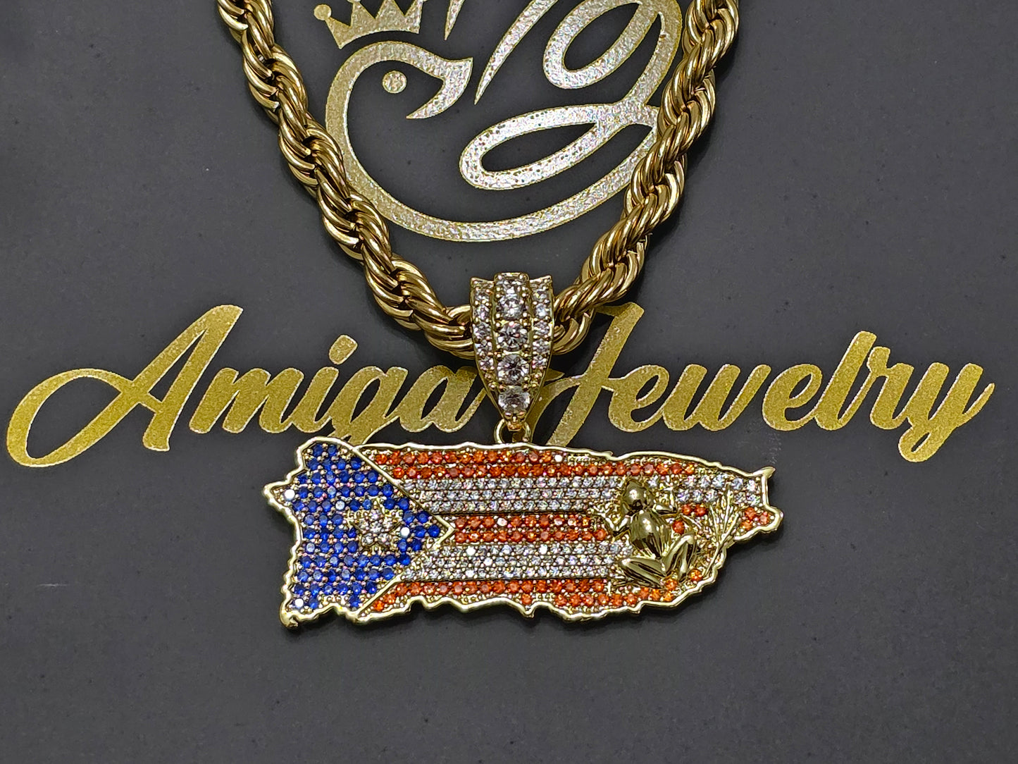 Bello Charm de Puerto Rico ( Zirconia a color)Stainless Steel (1 Año de Garantía)