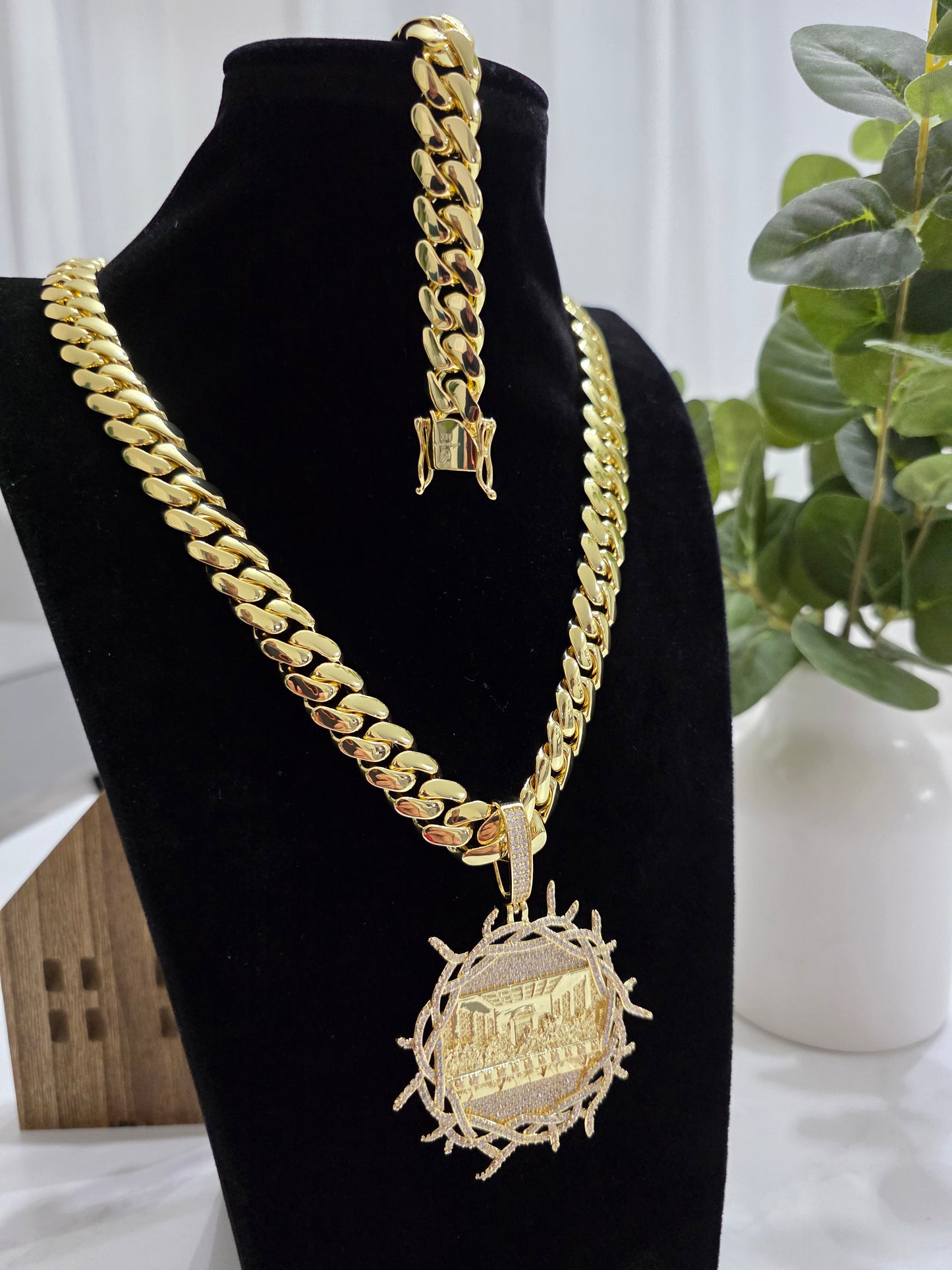 Set Cubana 14mm x 24" PVD Hechas a Mano + Charm Última Cena (Eslabón Pegado)