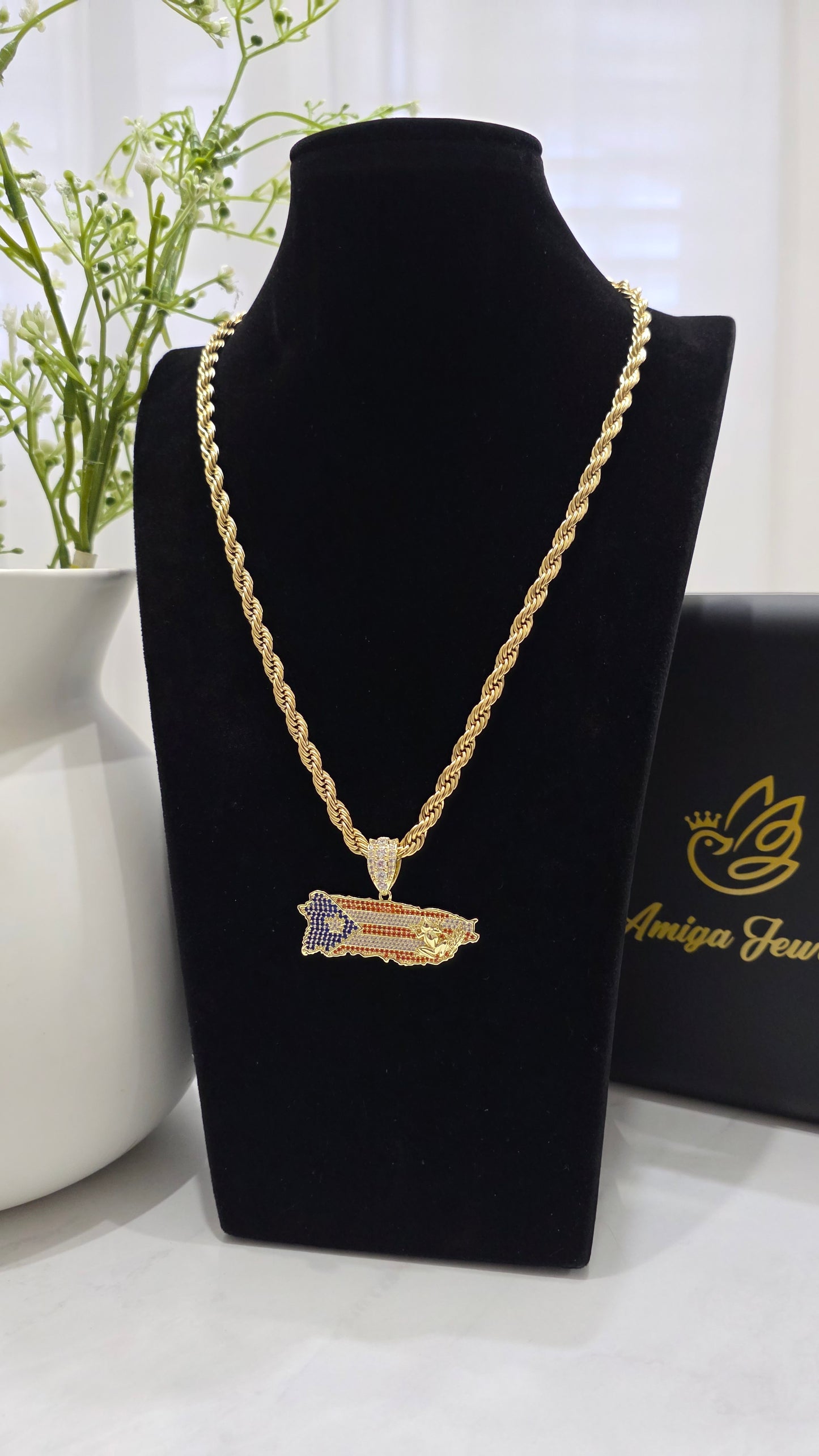 Bello Charm de Puerto Rico ( Zirconia a color)Stainless Steel (1 Año de Garantía)