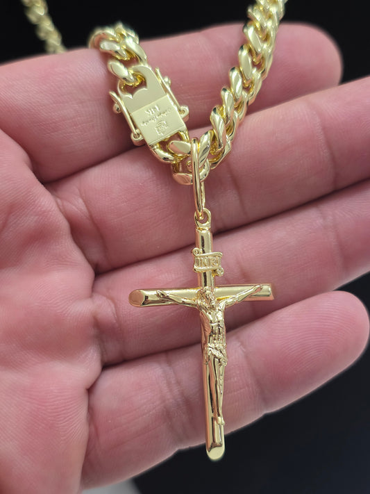 Cadena Cubana 8mm x 22" Stainless steel PVD + Crusifijo ( 1 Año de Garantía)