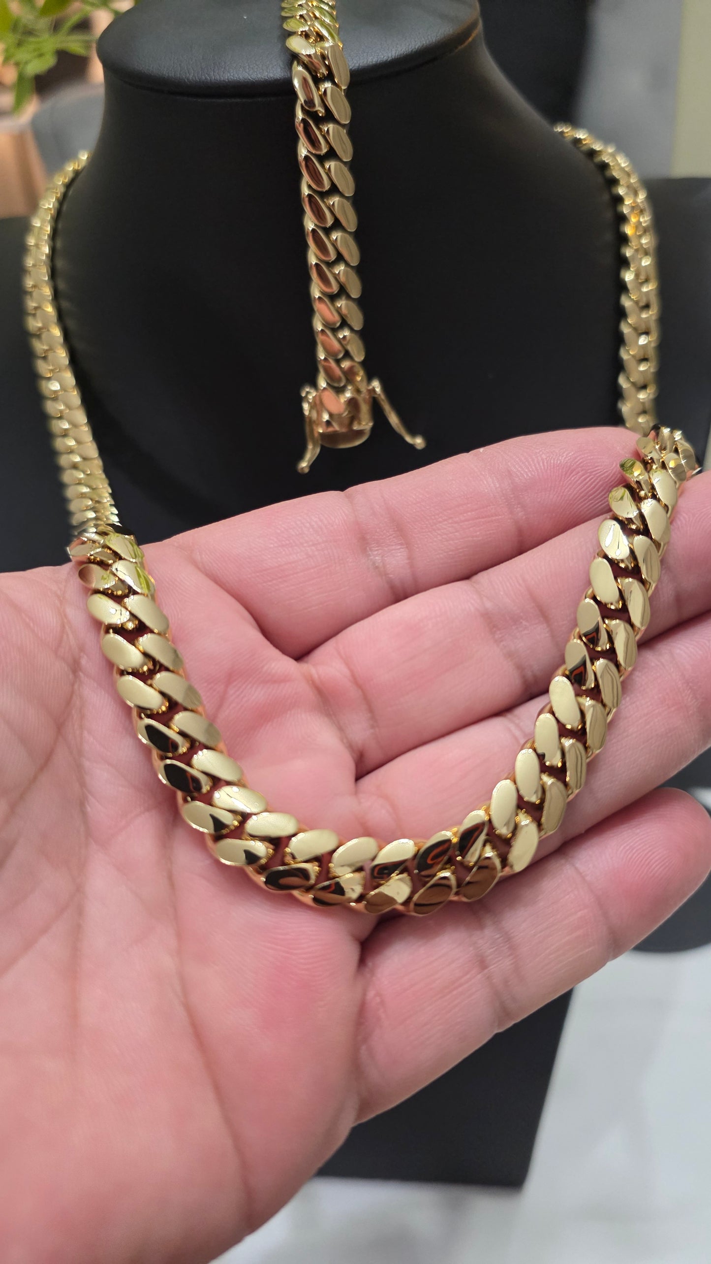 Cubana Miami Cuban 10MM (PVD PREMIUM )Hechas a Mano (Eslabón Pegado)