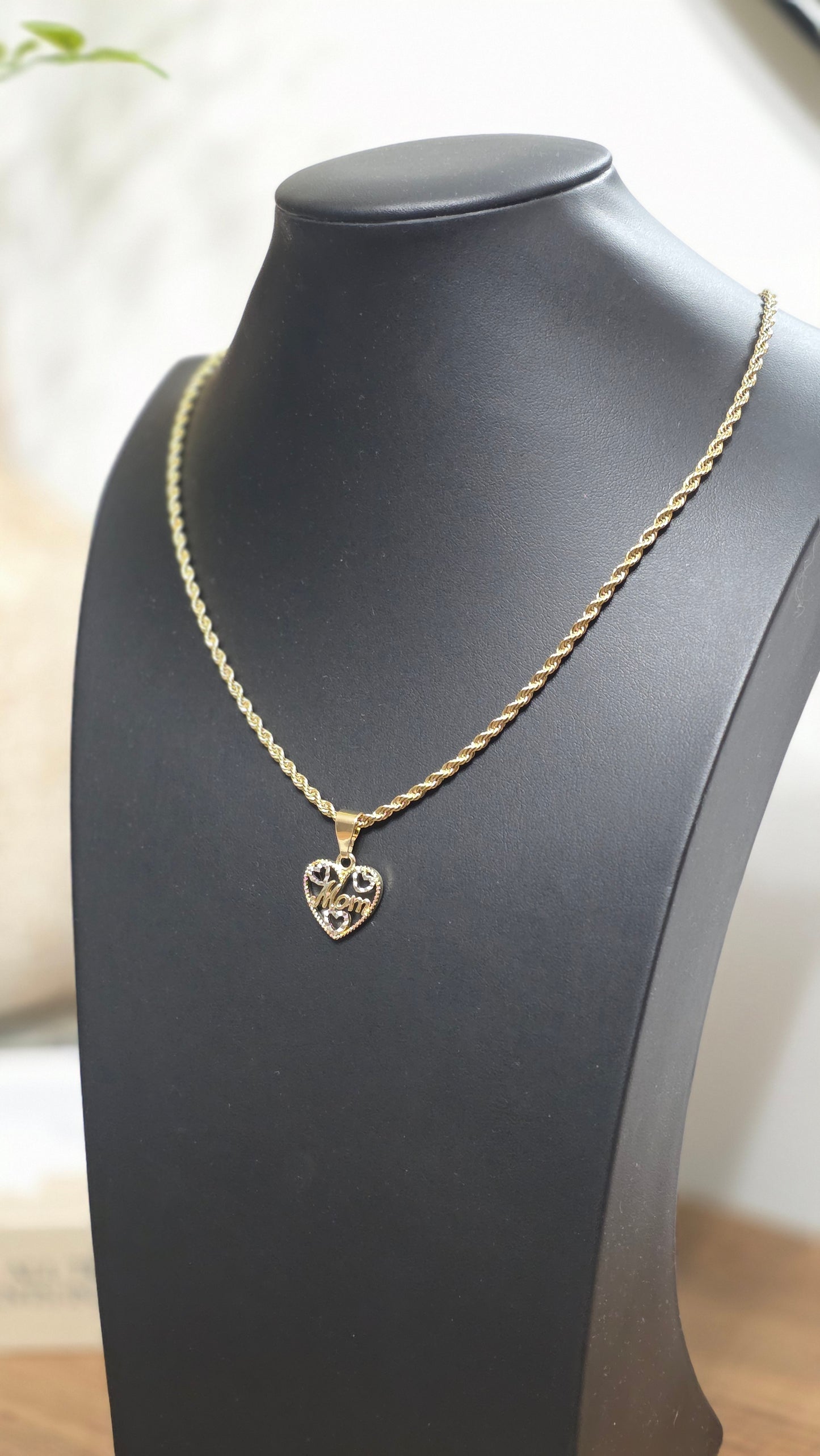 Soga 3mm PVD Stainless steel + Pendant de Corazón ( Mom )