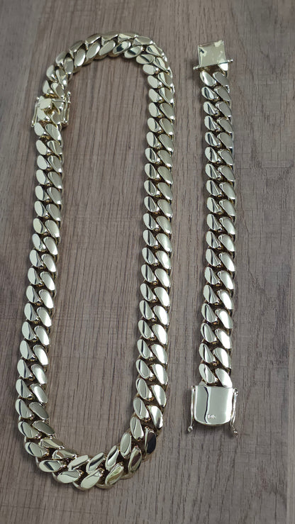 Miami Cuban 18MM + Charm de Jesús PVD PREMIUM           Hechas a Mano (Eslabón Pegado)