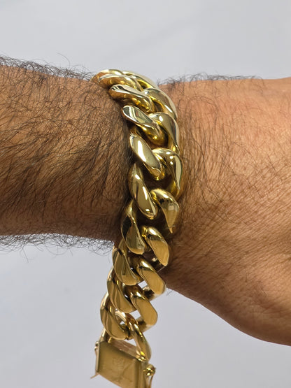 Brazalete 22mm PVD Stainless Steel.                                              ( 1 Año de Garantía)