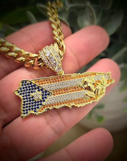 Bello Charm de Puerto Rico a Color con Cadena Stainless Steel PVD.       (1 Año de Garantía)