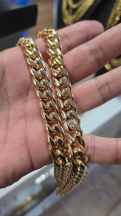 New Cubana 12mm PVD         Stainless steel Color  14k    Eslabón Estilo hecho a Mano + Dije de Jesús