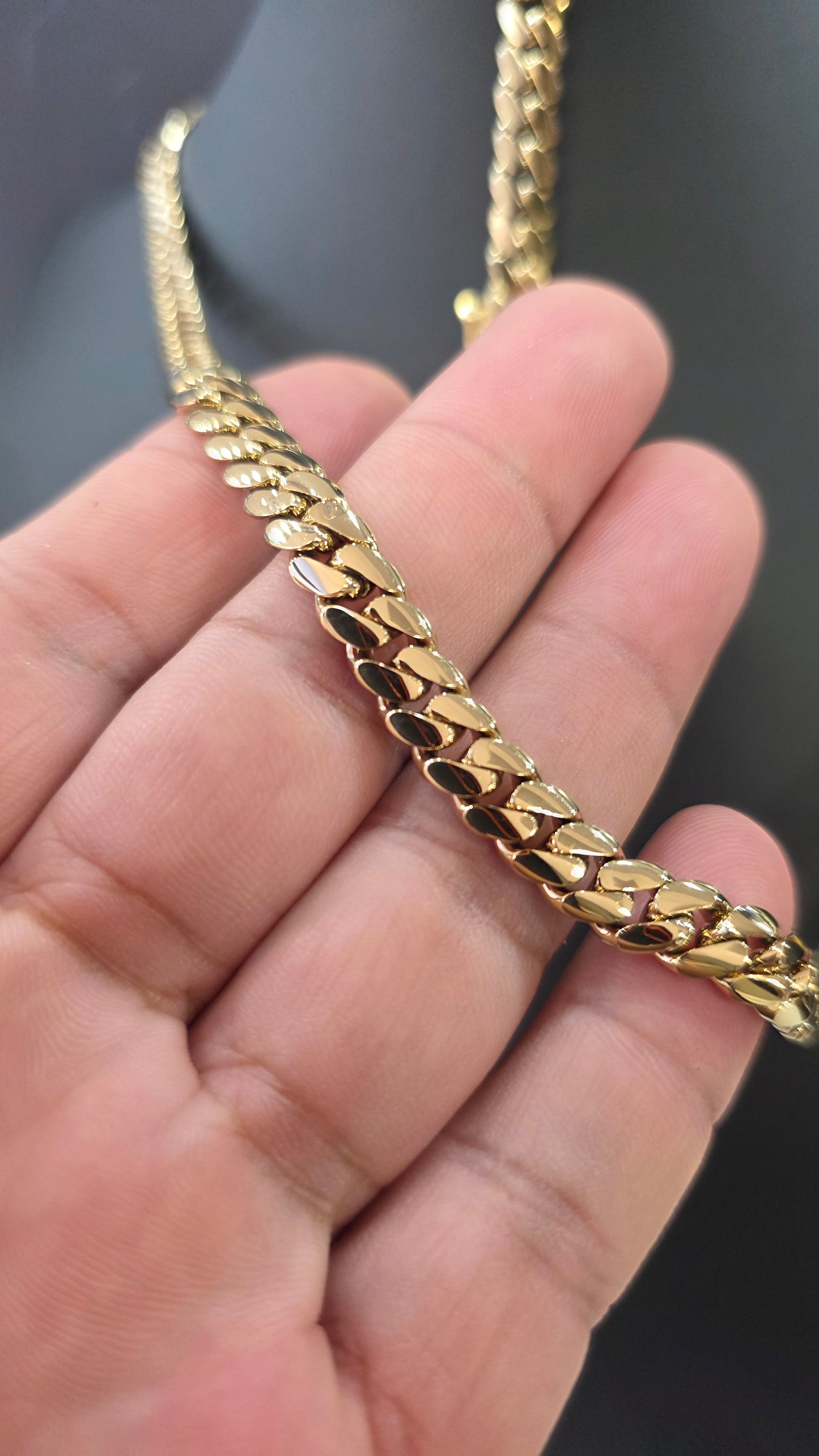 Lo Nuevo PVD Premium  Xtreme Cubana Miami Cuban 8MM Hechas a Mano                   (Eslabón Pegado)