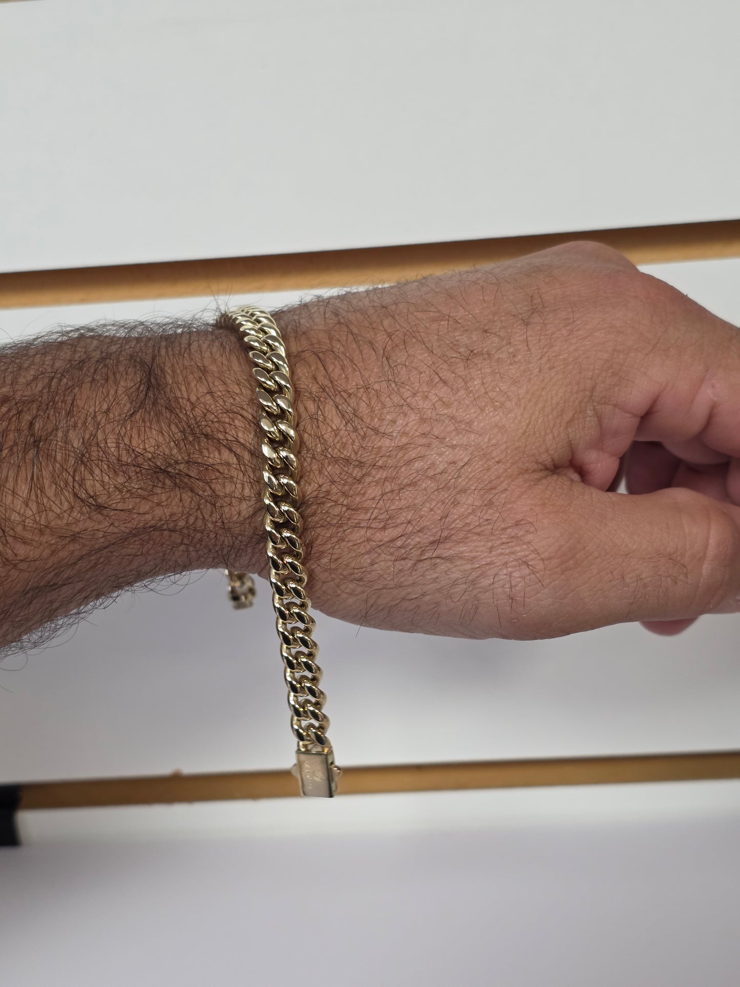 Brazalete Miami Cuban 8MM  Stainless Steel PVD, Color 14k Real 1 Año de Garantía