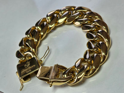 Brazalete 22mm PVD Stainless Steel.                                              ( 1 Año de Garantía)