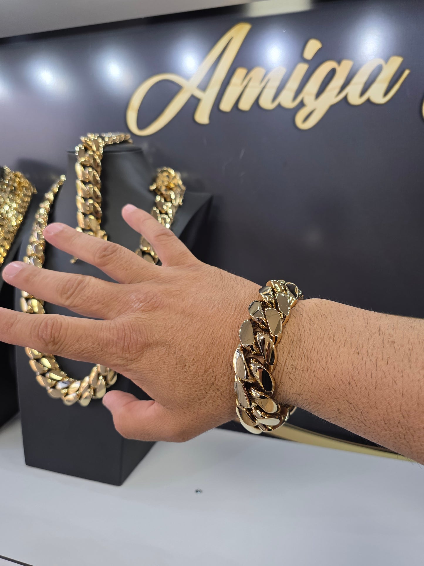Brazalete Miami Cuban 24MM (PVD PREMIUM )Hechas a Mano  (Eslabón Pegado)