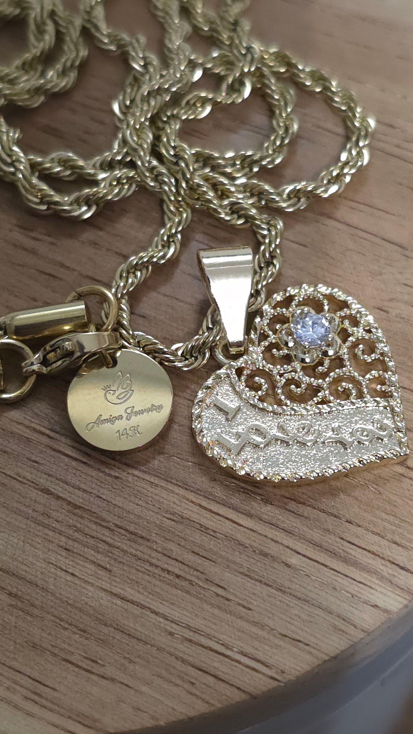 Soga 3mm PVD Stainless steel + Pendant de Corazón ( I Love You )