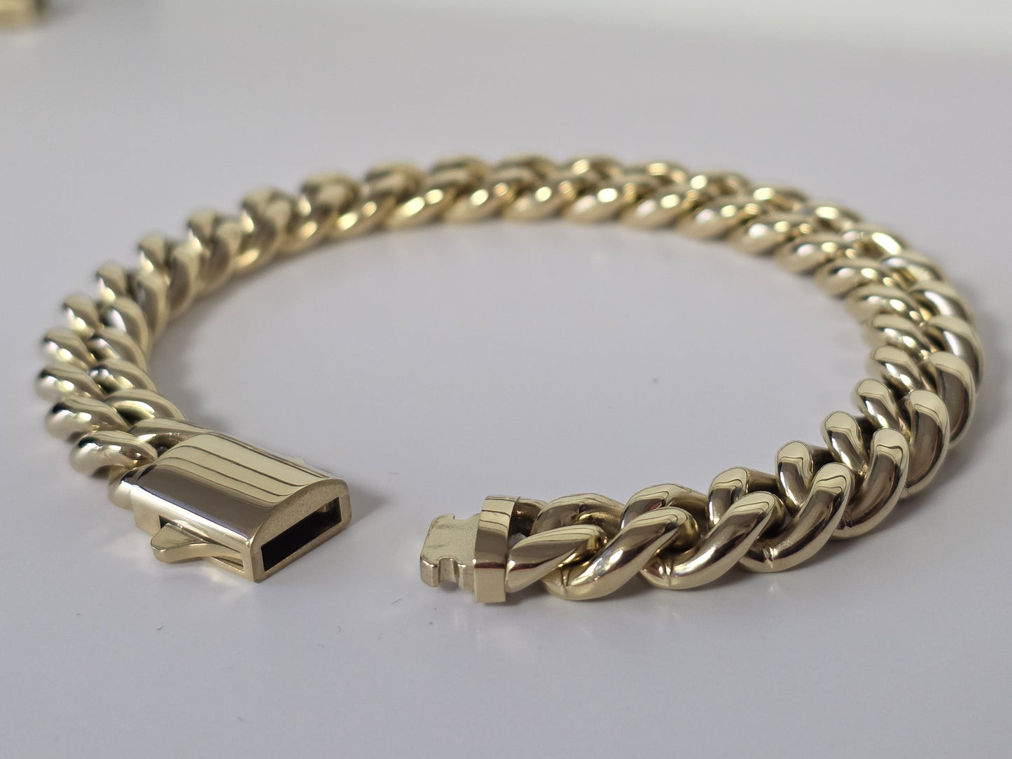 Brazalete Miami Cuban 10MM  Stainless Steel PVD, Color 14k Real 1 Año de Garantía