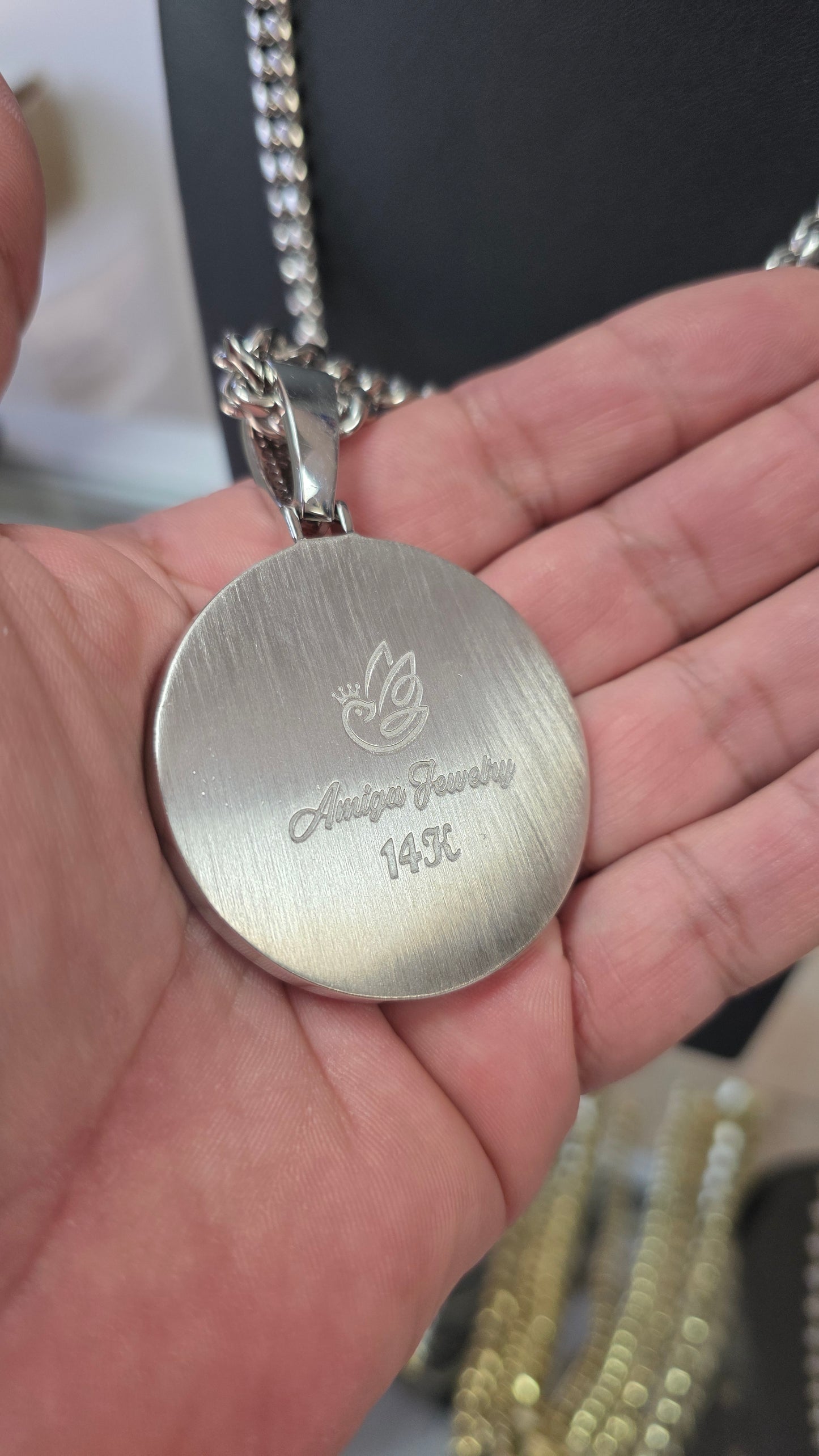Cubana 8mm PVD Stainless Steel + Charm de PR.                              (1 Año de Garantía)