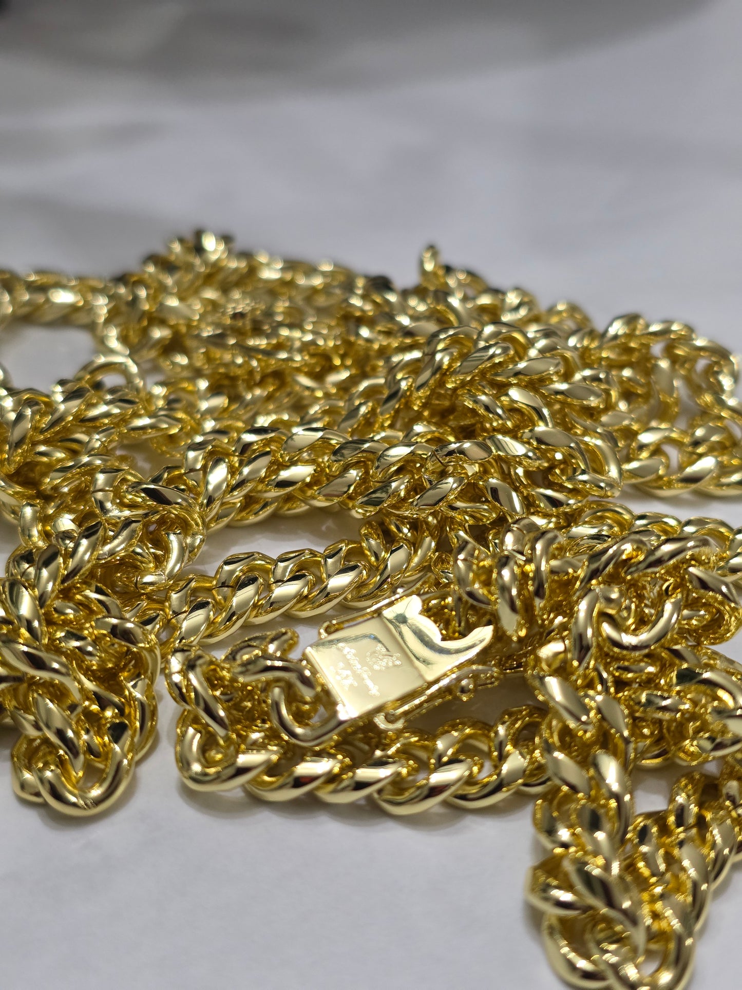 Lo Nuevo PVD color 14kt Real.                       Set 8mm Stainless steel PVD, 1 Año de Garantía