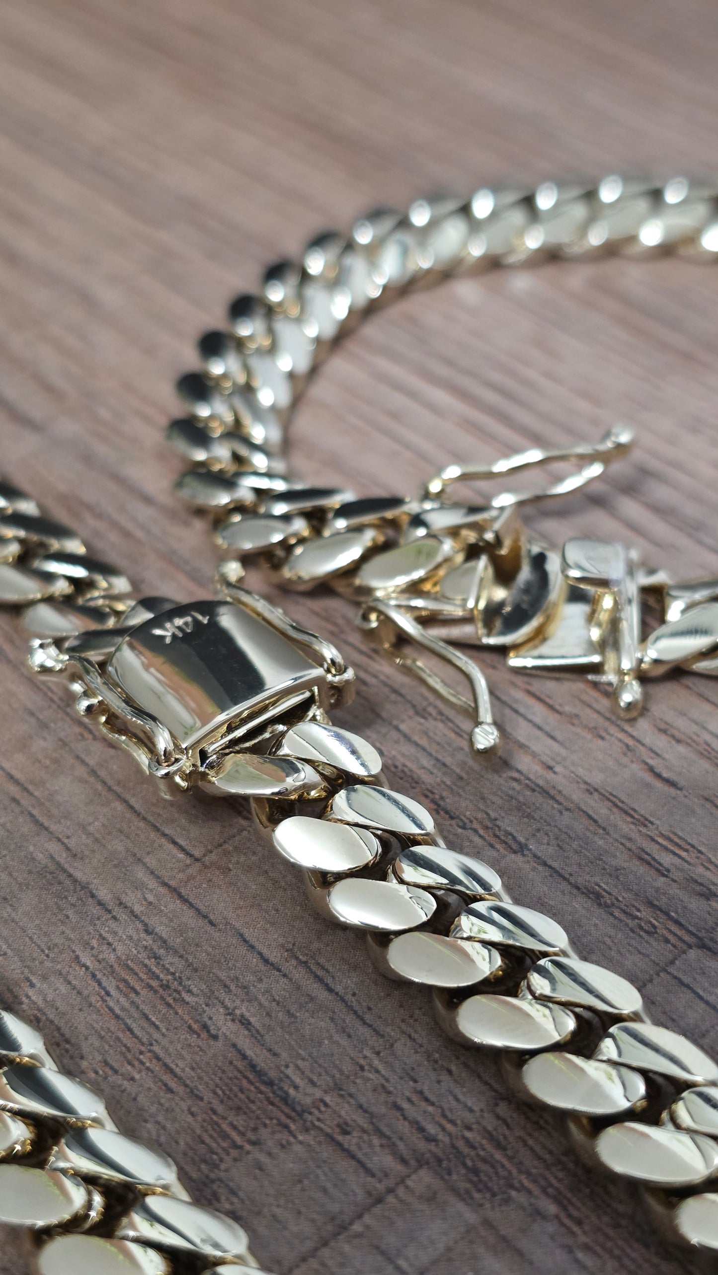 Cubana Miami Cuban 10MM (PVD PREMIUM )Hechas a Mano  (Eslabón Pegado)