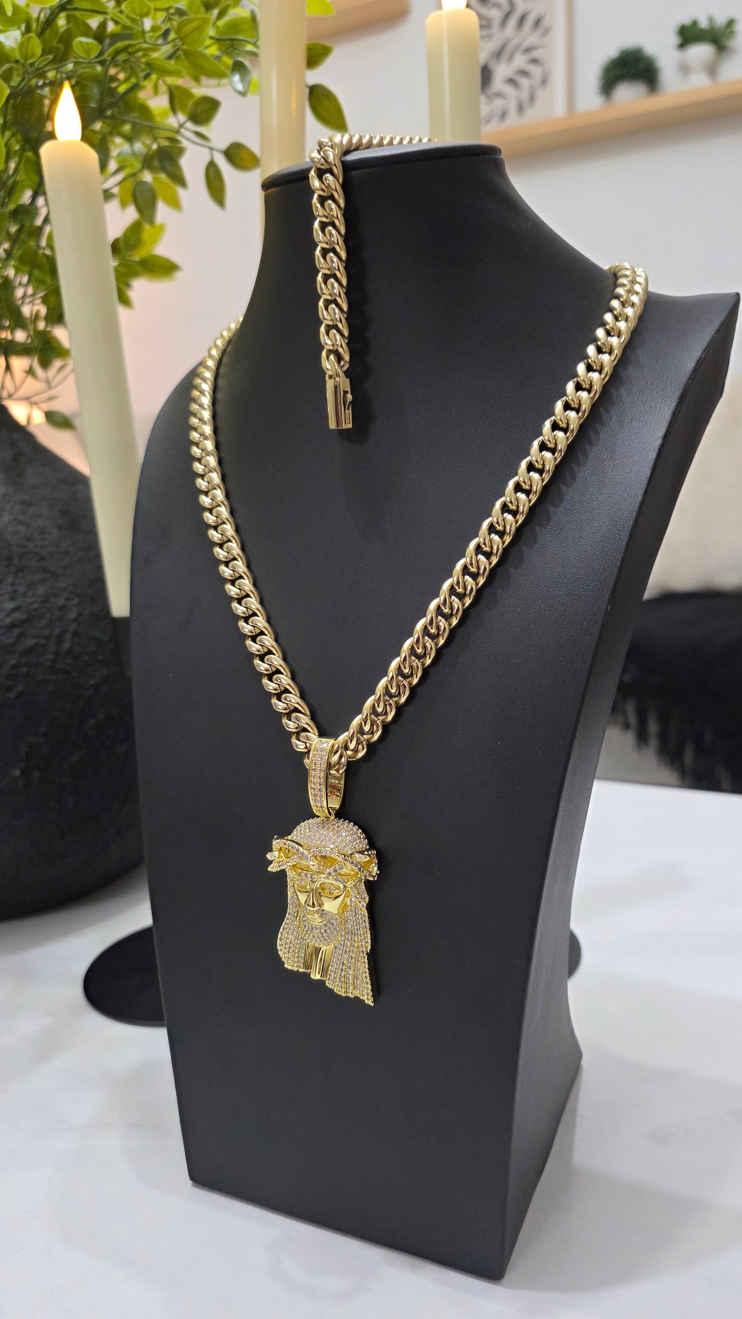 Set Cubana Stainless Steel PVD 10mm+Charm de Jesús                                             1 Año de Garantía+Color 14K Real