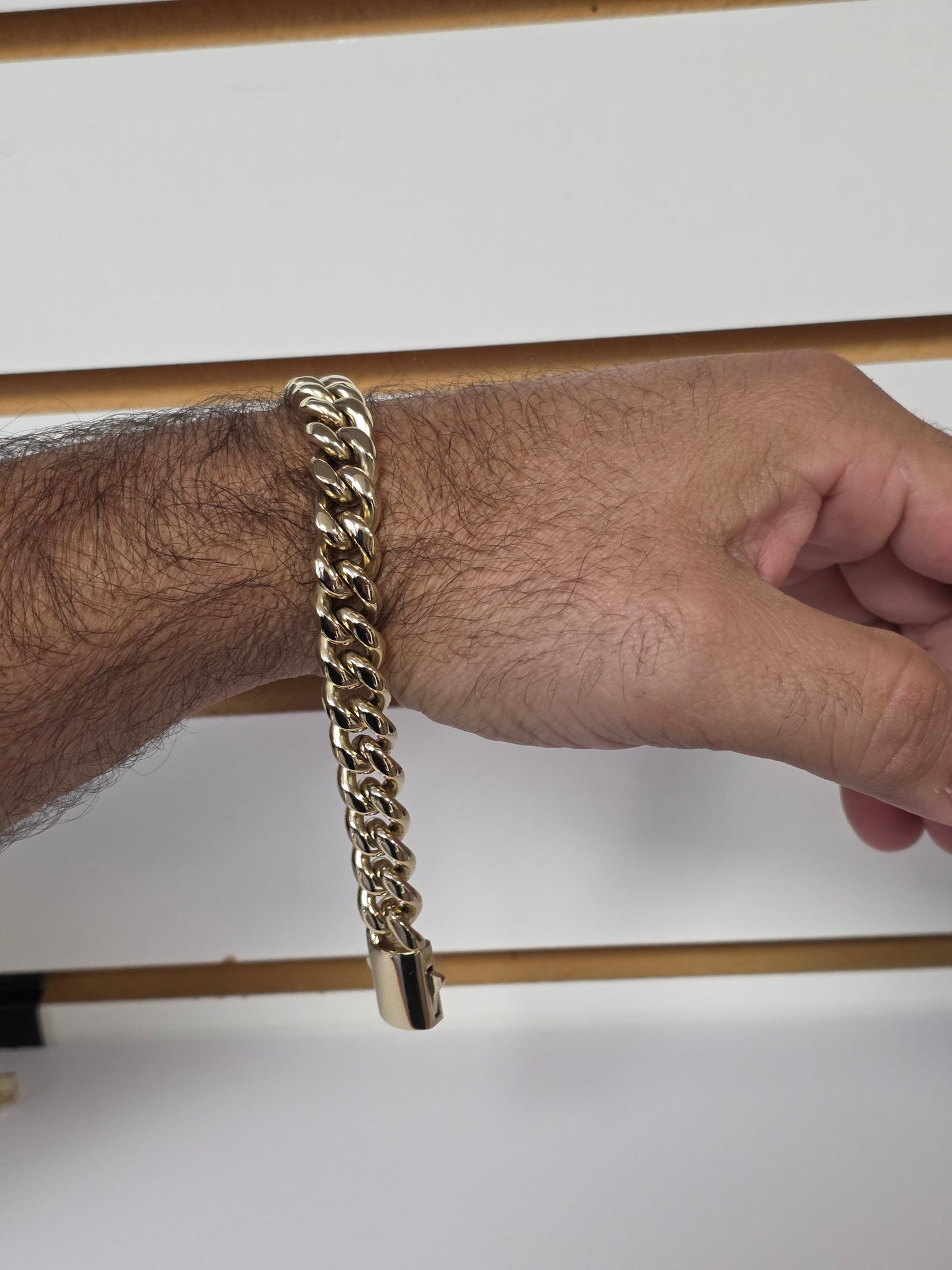 Brazalete Miami Cuban 10MM  Stainless Steel PVD, Color 14k Real 1 Año de Garantía