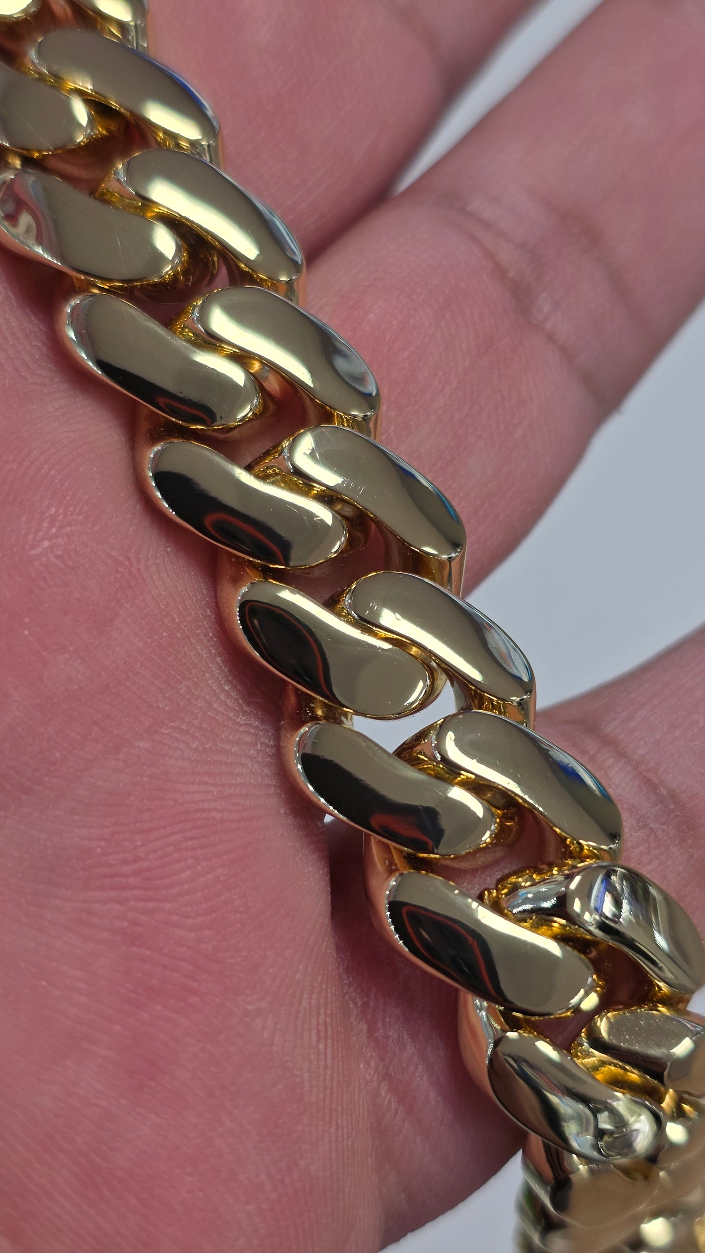 Brazalete Miami Cuban 15 MM PVD,Hechas a Mano