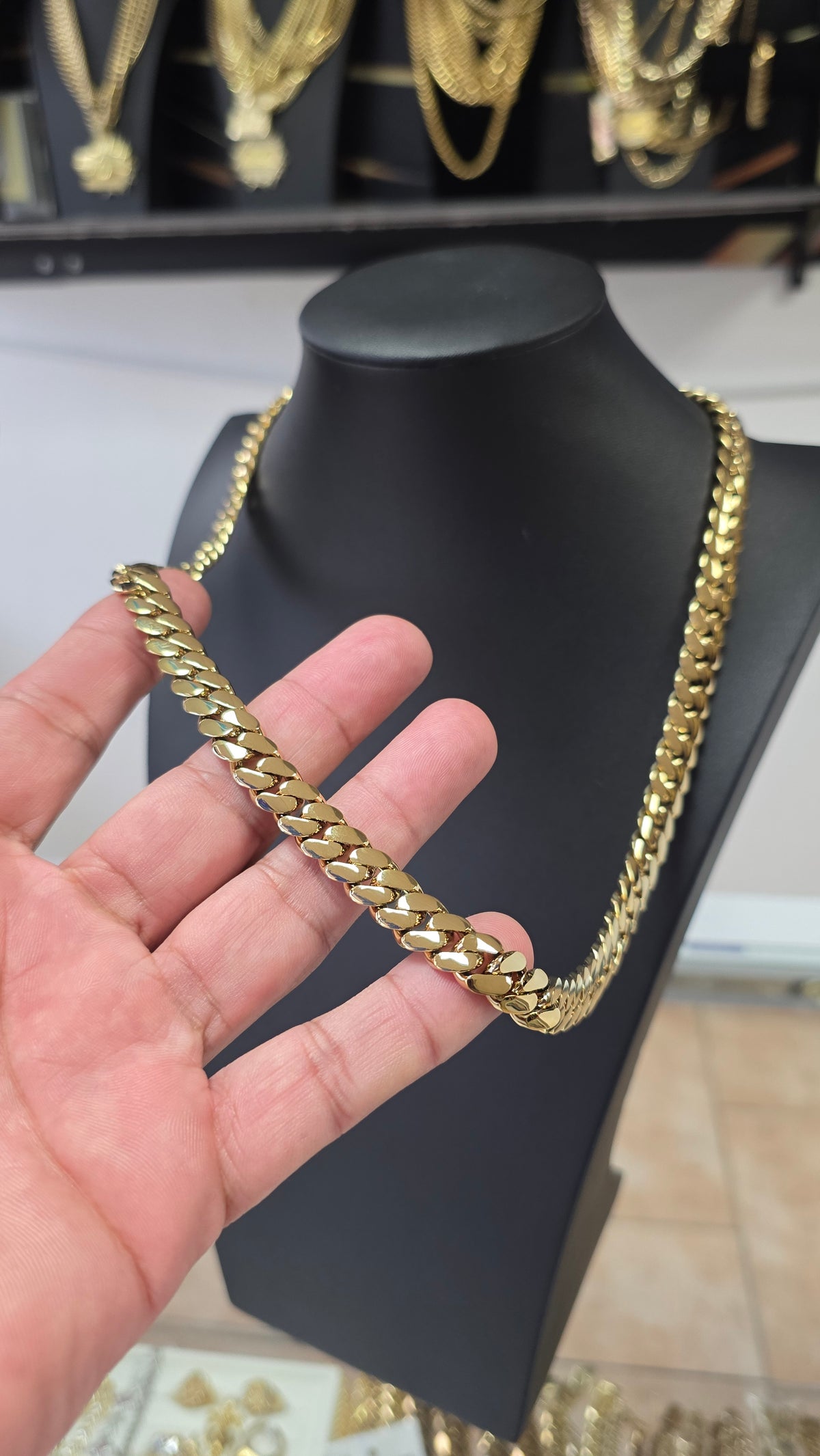 Lo Nuevo PVD Premium Xtreme Cubana Miami Cuban 10MM Hechas a Mano                   (Eslabón Pegado)