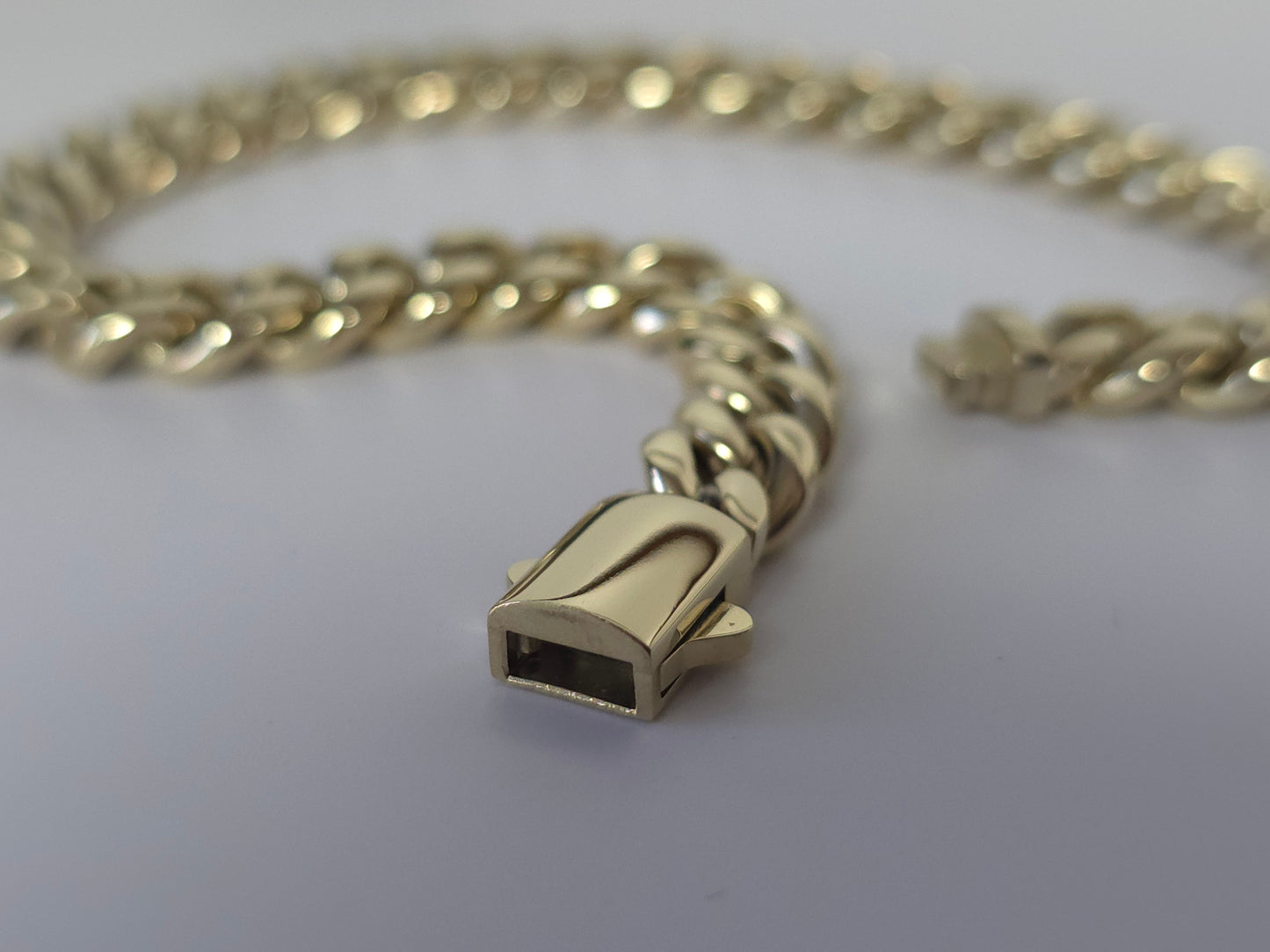 Brazalete Miami Cuban 8MM  Stainless Steel PVD, Color 14k Real 1 Año de Garantía