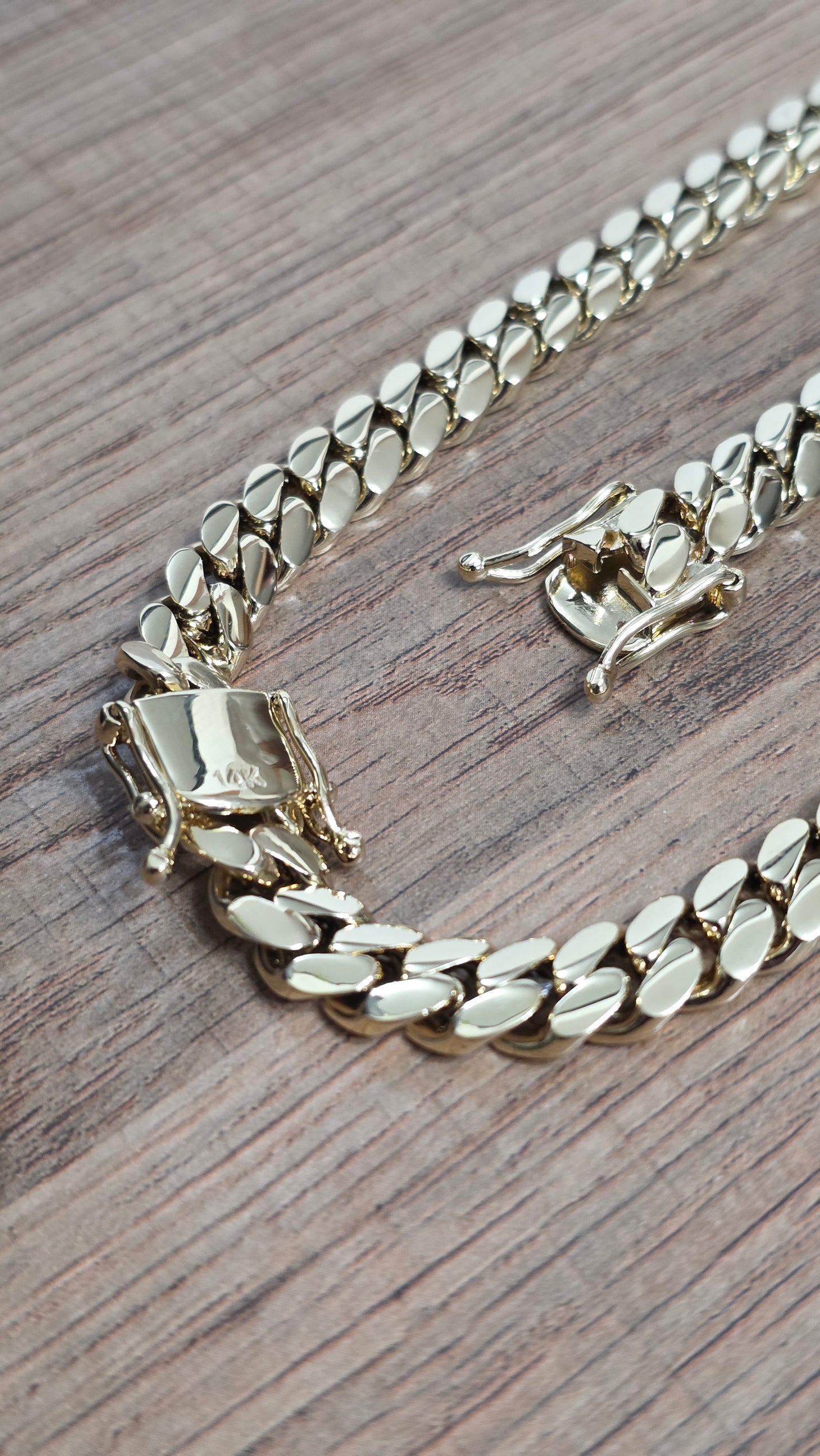 Cubana Miami Cuban 10MM (PVD PREMIUM )Hechas a Mano  (Eslabón Pegado)