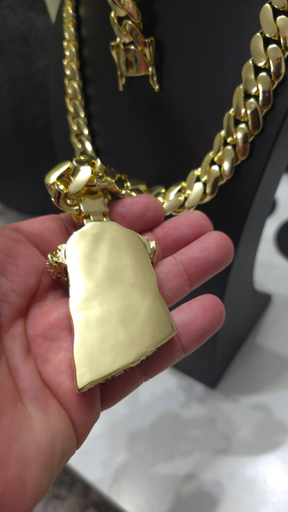 Charm de Jesus
