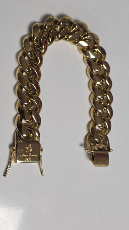 Brazalete 18mm PVD Stainless Steel.                                               ( 1 Año de Garantía) Uso Diario