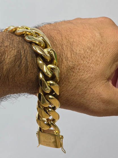 Brazalete 22mm PVD Stainless Steel.                                              ( 1 Año de Garantía)