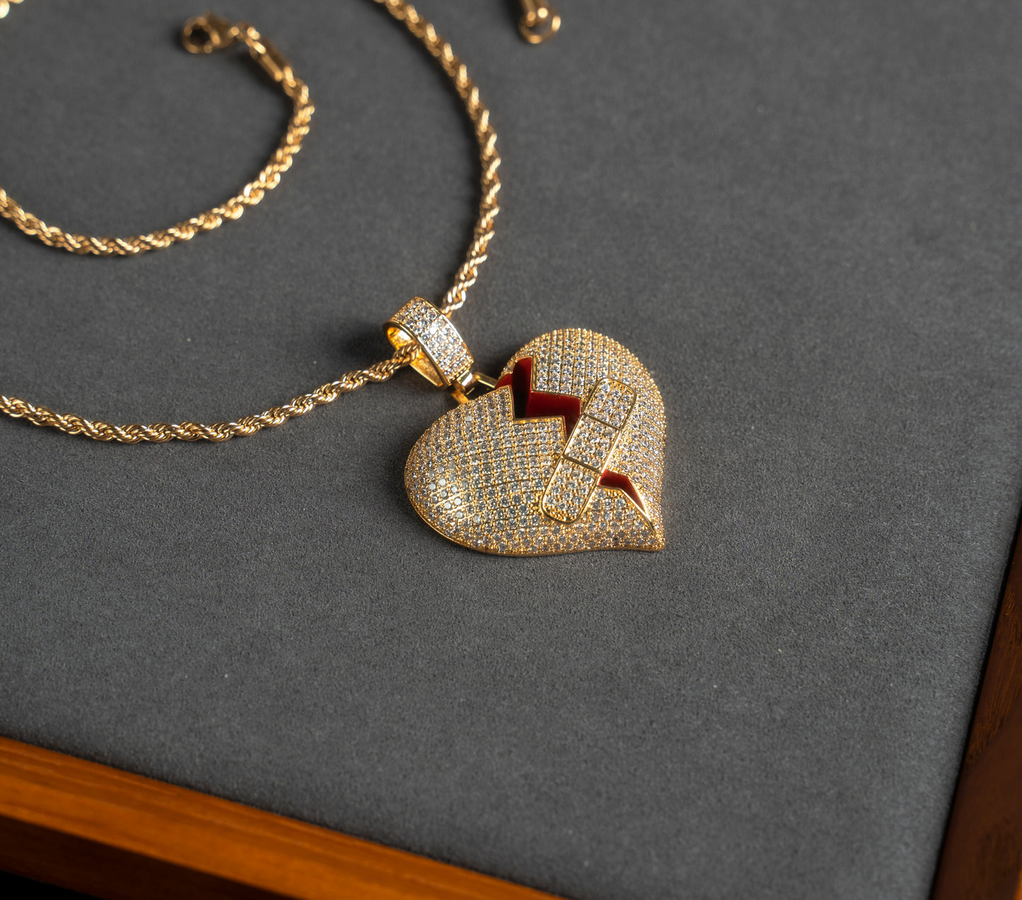Corazon roto + cadena de soga
